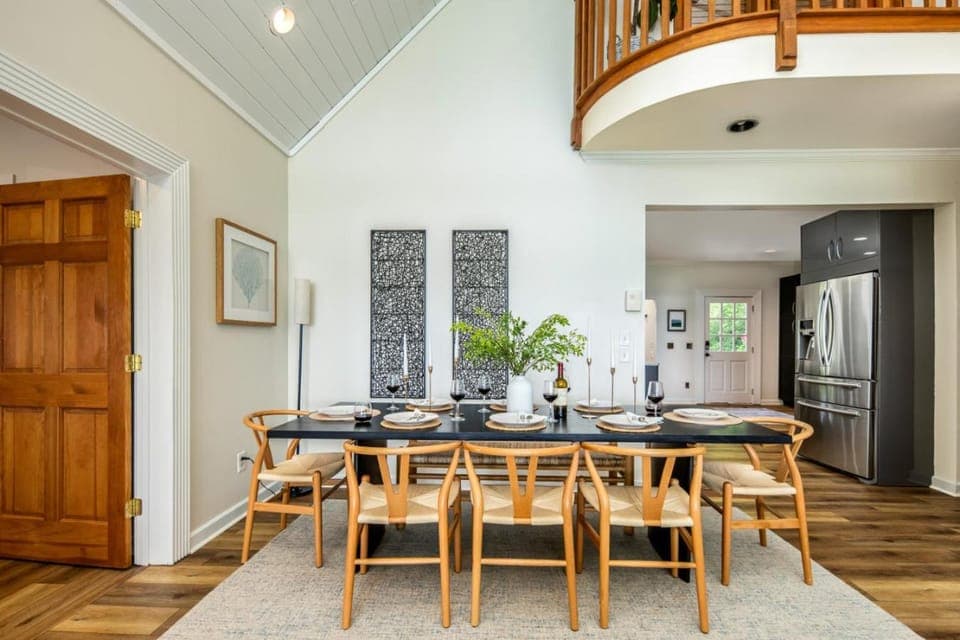 Stunning 4BR Retreat Deck Ping Pong Near Marina House in Lake Glenville