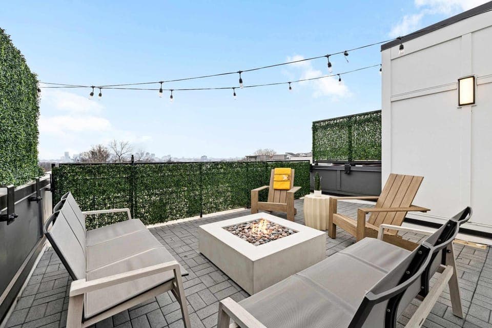 Hot Tub Fire Pit Grill Views Sleeps 24 House in East Nashville