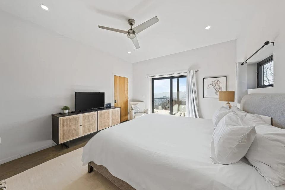 Candler Modern - Mountain & Forest Views, Bbq House in Upper Hominy