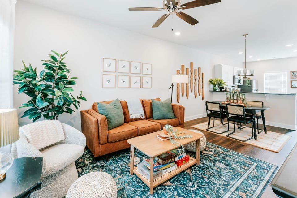 Old Capital - Prof Design, Purple Matt, Sleeps 5 House in Milledgeville
