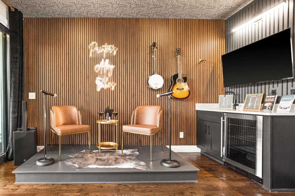 2 Homes! Broadway Views, Rooftops & Karaoke House in Nashville