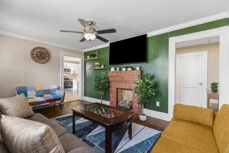 TV and multimedia, Living room, Seating area