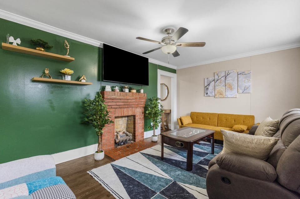 TV and multimedia, Living room, Seating area