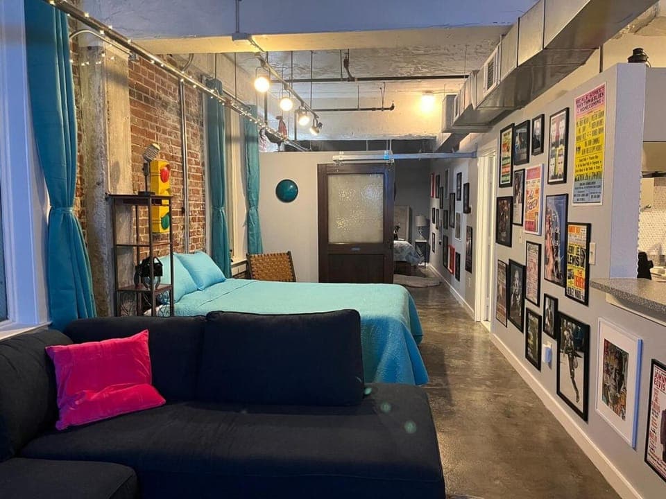 Urban Forge Loft downtown near Beale Apartment in Mud Island