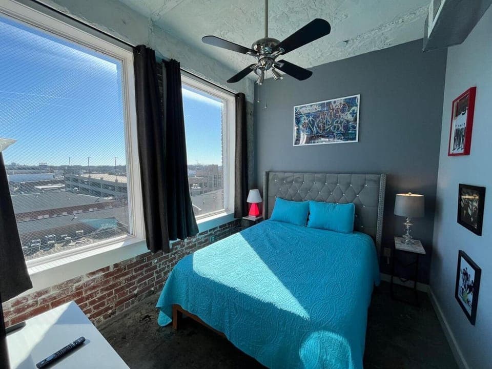 Urban Forge Loft downtown near Beale Apartment in Mud Island