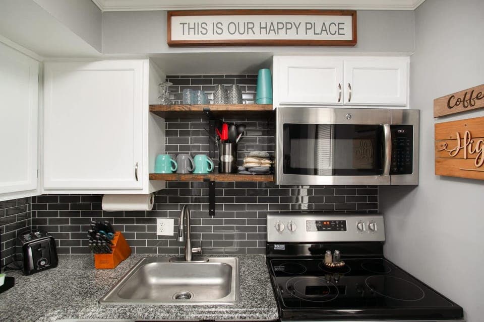 Cozy Ski-View Retreat sleeps 5 in Gatlinburg Apartment in Gatlinburg