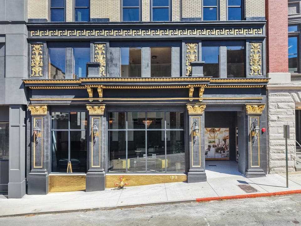 Property building, Facade/entrance, Day