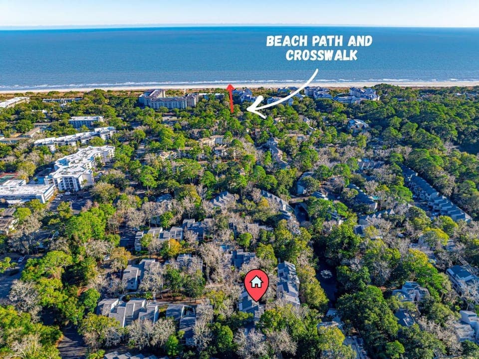 Treetops Getaway Apartment in South Forest Beach