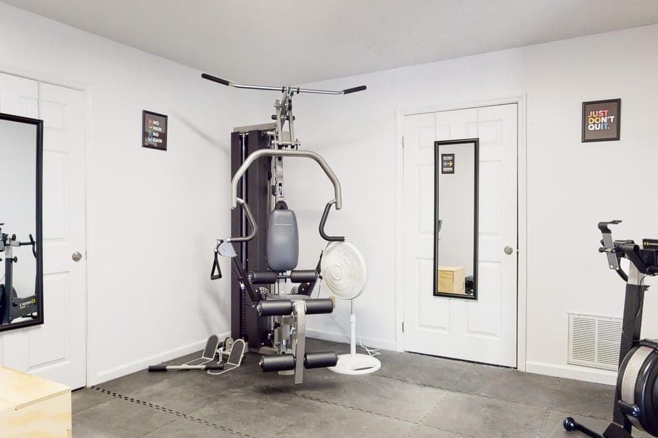 Peaceful Studio Sleeps 4 Gym Near Douglas Lake Apartment in Baneberry