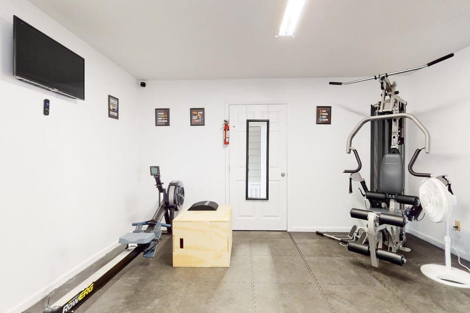 Cozy Studio Balcony Gym Games Near Douglas Lake House in Baneberry