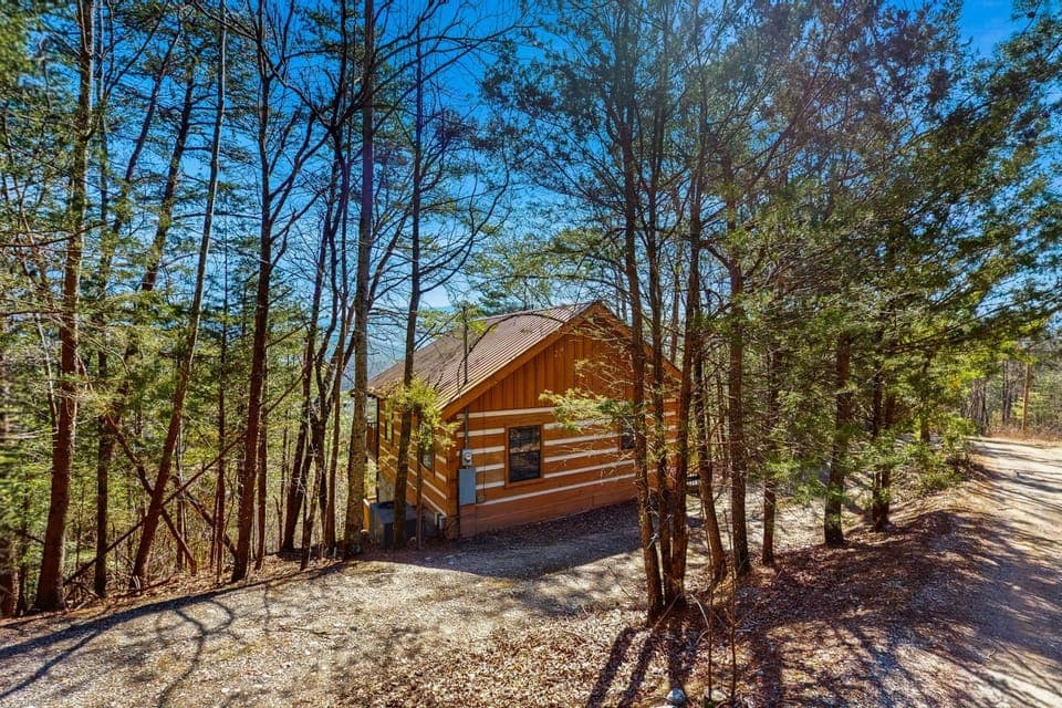 Cozy Log Cabin Sleeps 4 Hot Tub Deck Fireplace Cabin in Sevier County
