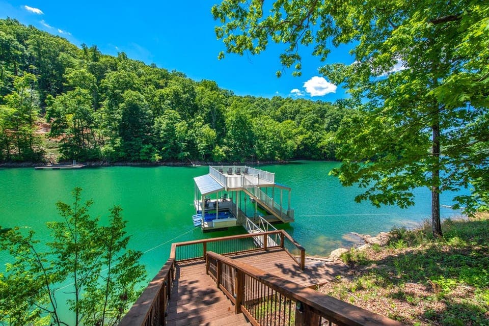 Waterfront Retreat Sleeps 14 Theater Games Grill House in Norris Lake