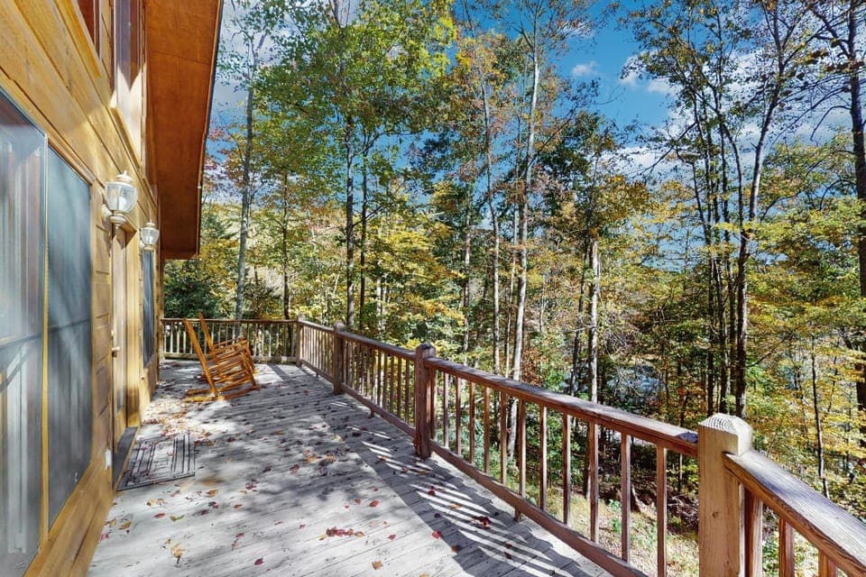Cozy Cabin Sleeps 8 Catch-Release Fishing Pond Cabin in Sevier County