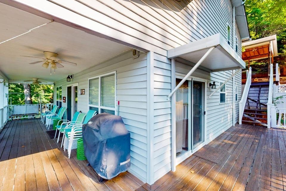 Lake Front Home Sleeps 12 Games Fire Pit Dock House in Norris Lake