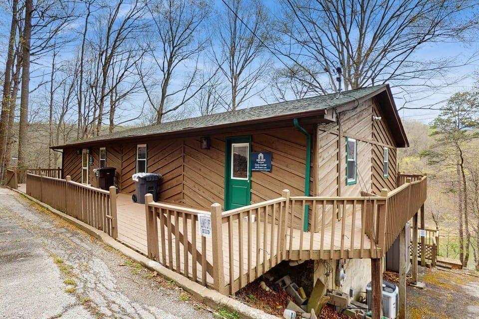 Serene Lake Home Sleep 7 Grill Games Dog Friendly House in Caryville