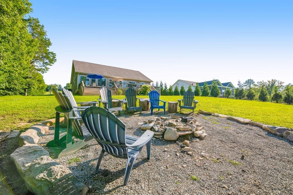 Cozy Lakefront Home Sleep 12 Private Dock Hot Tub House in Norris Lake