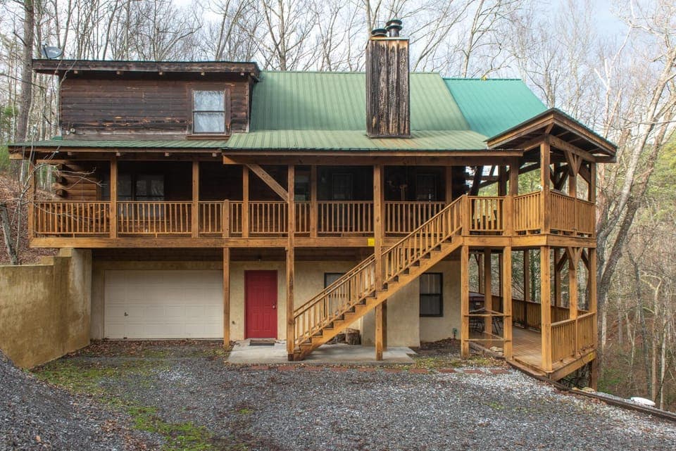 Cozy Custom Cabin Sleeps 9 Private Pond Hot Tub Cabin in Sevier County