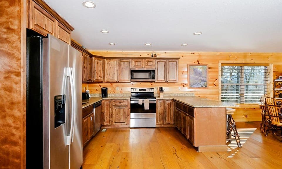 Luxe Mtn View Cabin Sleeps 10 Hot Tub Game Room Cabin in Gatlinburg