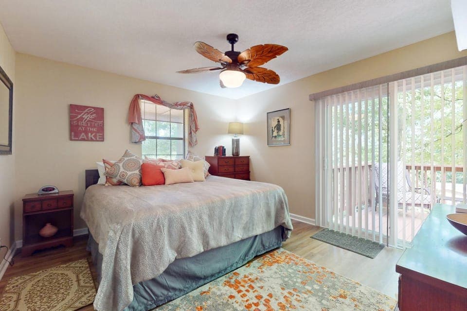 Charming Dog Friendly Home Sleeps 6 Deck Grill House in Norris Lake