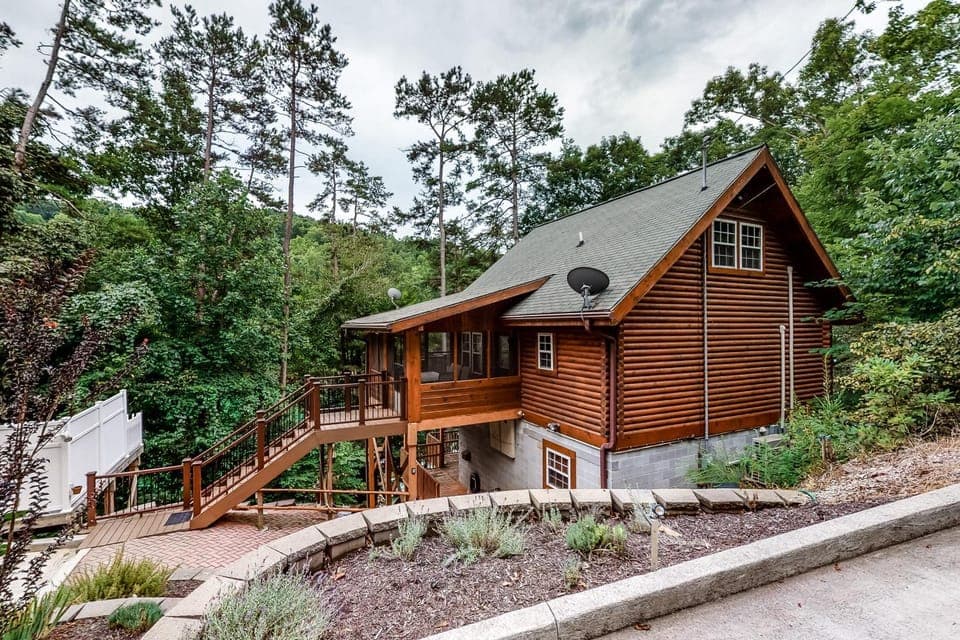 Dog Welcome Lakefront Cabin Sleep 13 Fire Pit Private Dock Cabin in Norris Lake