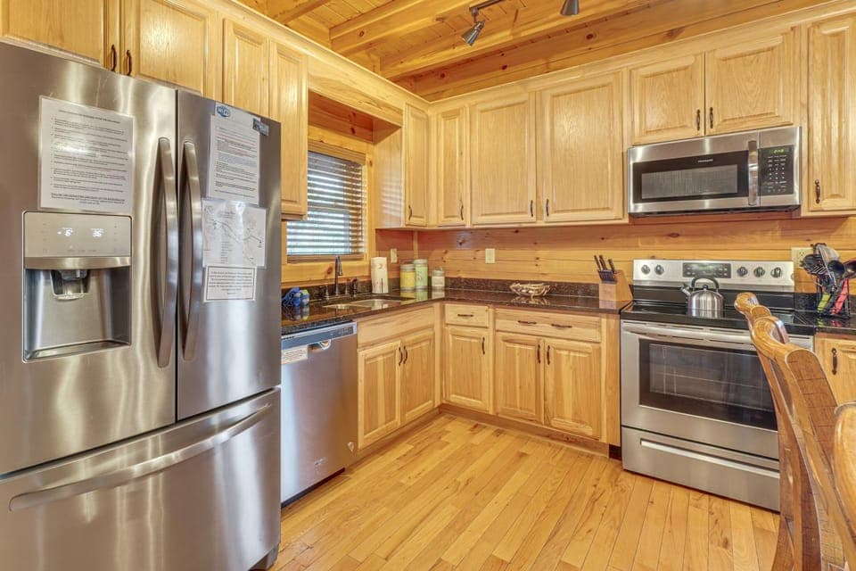 Mtn-View Gem w/ Hot Tub + Game Room in Sevierville House in Sevierville