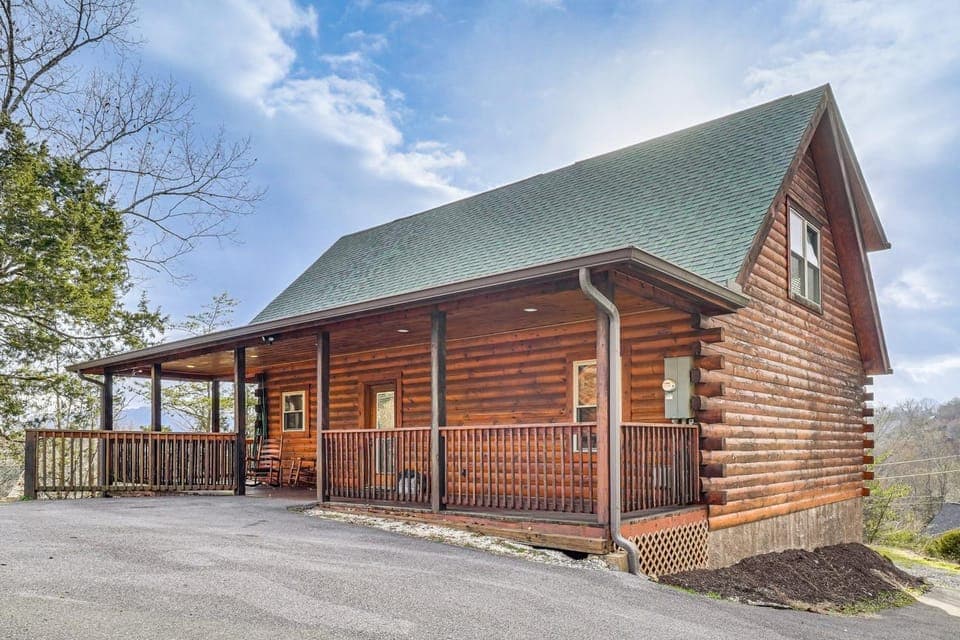 Mtn-View Gem w/ Hot Tub + Game Room in Sevierville House in Sevierville