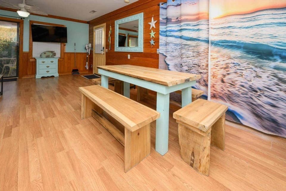 Cozy Cottage -1mi beach - Bike&Pet Friendly House in Surfside Beach