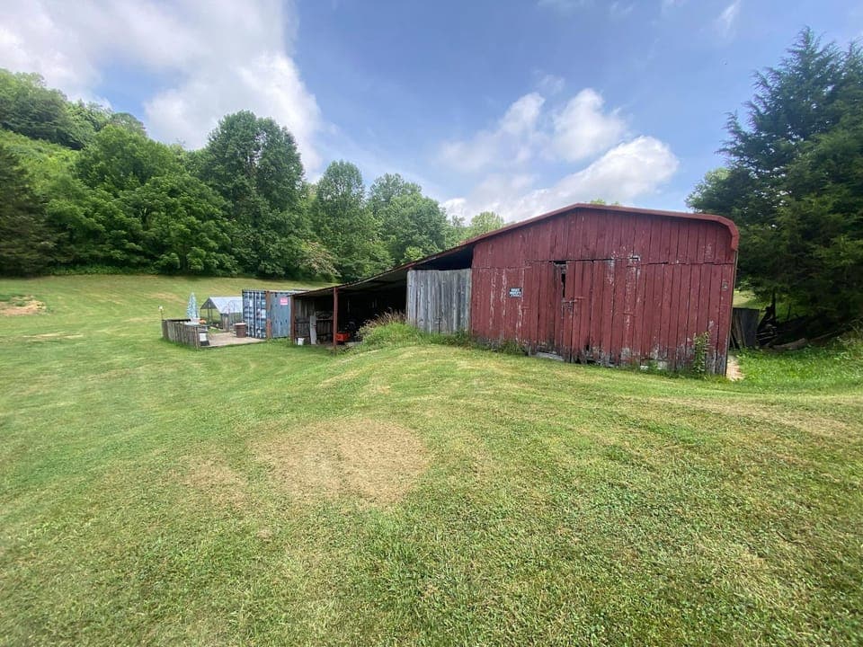 Rosey's Retreat House in Norris Lake