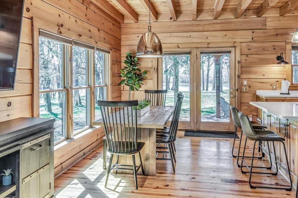 Luxury Lakefront Cabin Cabin in Old Hickory Lake