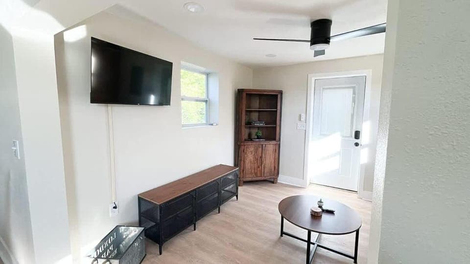 1 Bedroom Downtown Apartment Apartment in Andrews