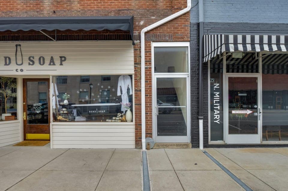 Historic Lawrenceburg Loft: Balcony + Square Views House in Tennessee