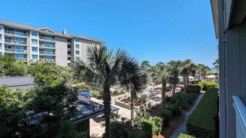 Ocean Side Villa on Hilton Head Island Apartment in South Forest Beach