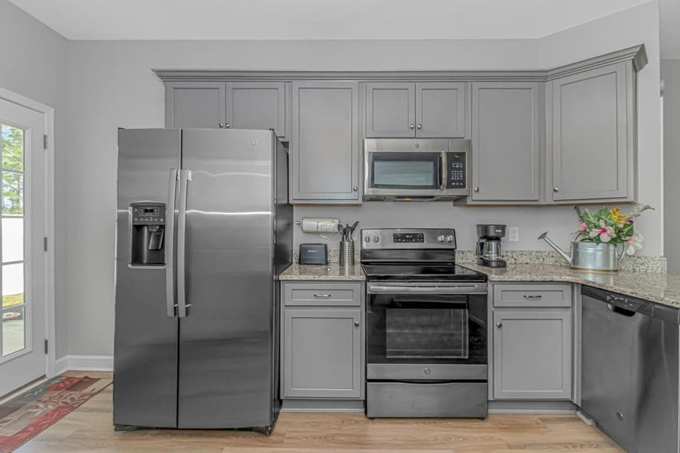 Cozy Updated 2BR Home for 5! Short Drive to Beach! House in Carolina Forest