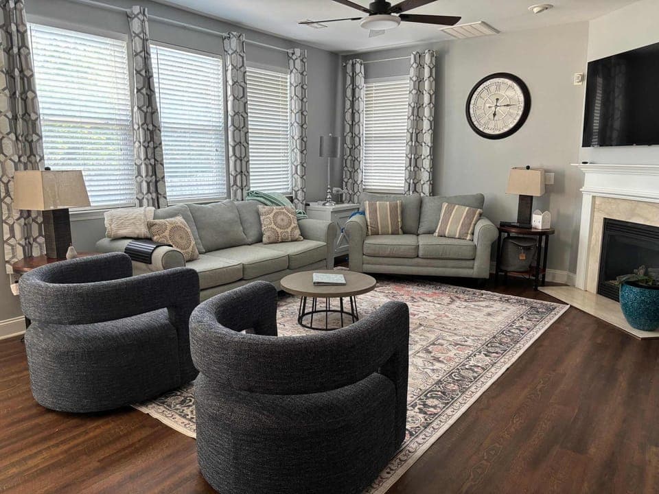 5BR Upscale Getaway - Near Greenville House in Simpsonville