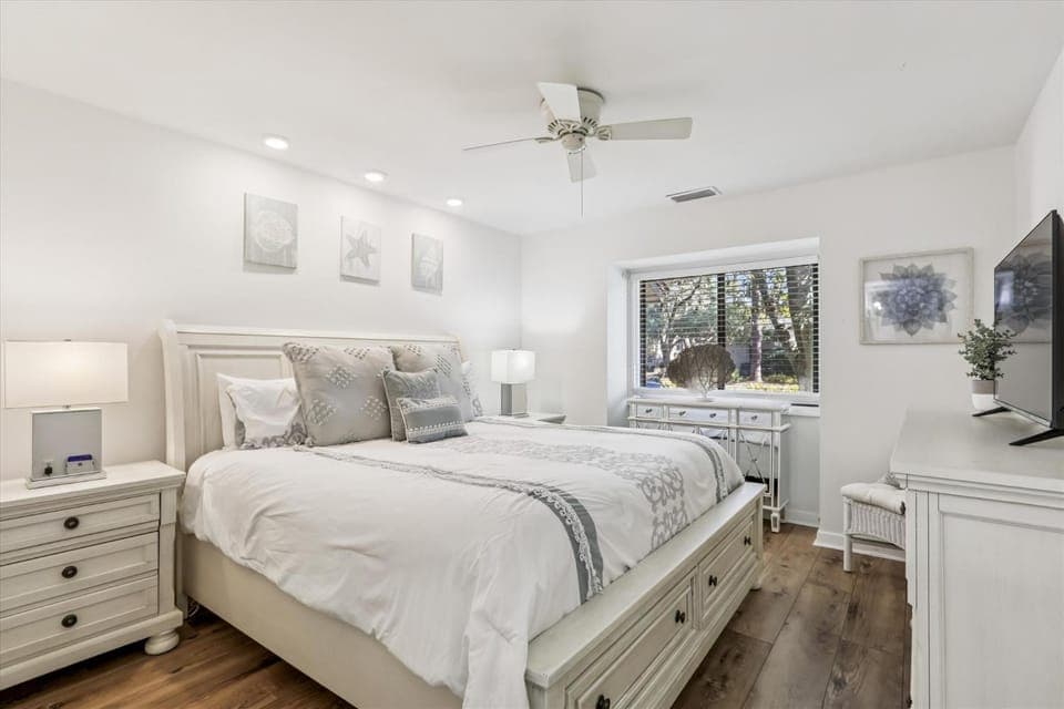 1424 South Beach Villa. House in Hilton Head Island
