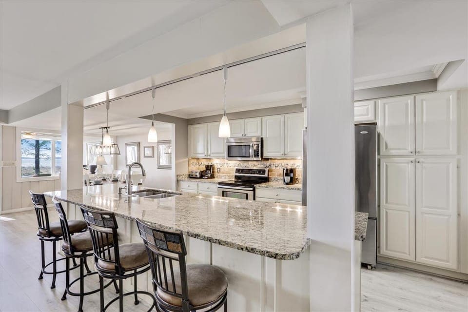1415 South Beach Villa. House in Hilton Head Island