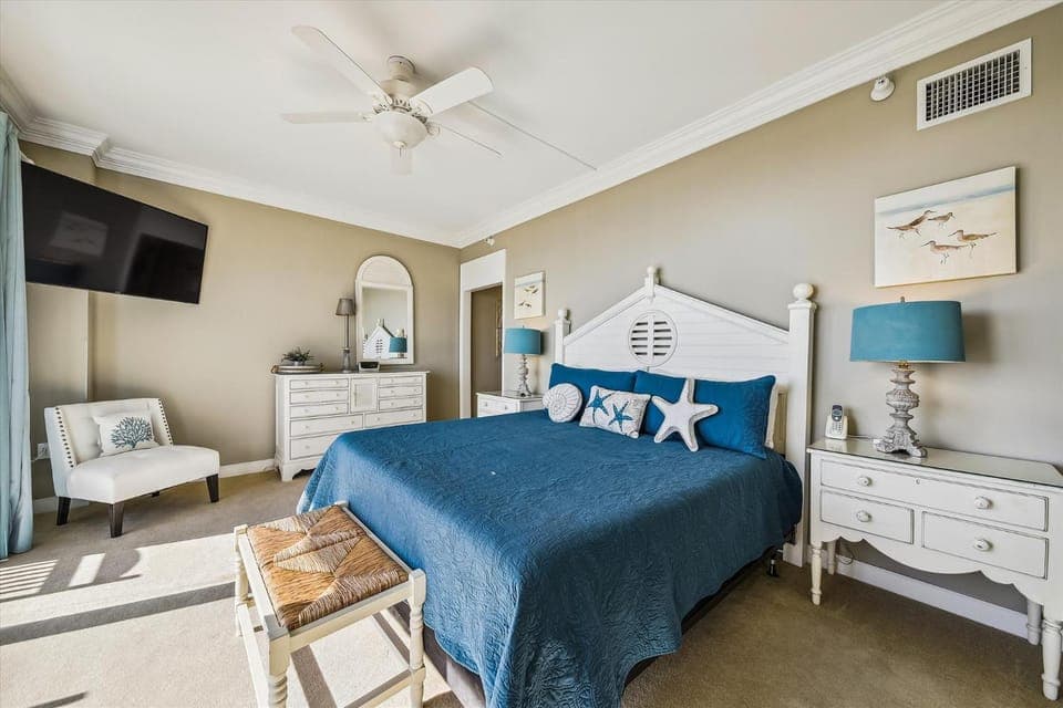 Bed, Bedroom