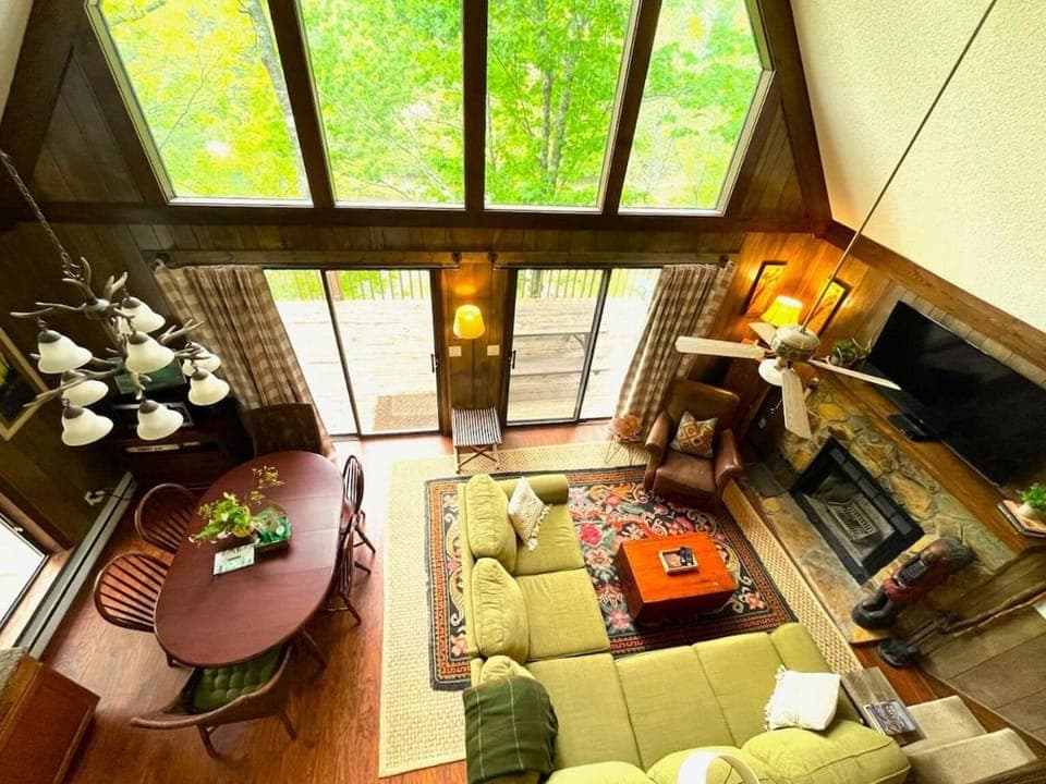 Communal lounge/ TV room, Living room, Dining area