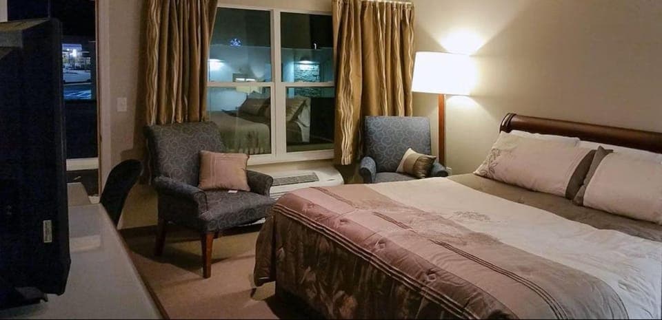 Rolling Hills Lodge Motel in Cherokee