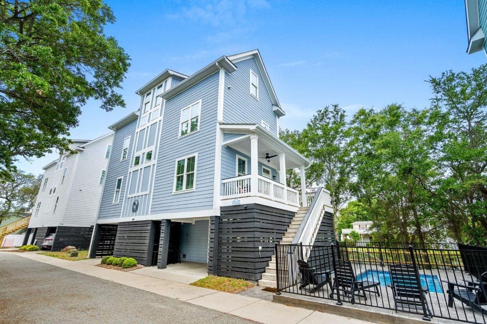 5BR Luxury House- Steps to sand-Private Pool House in Garden City