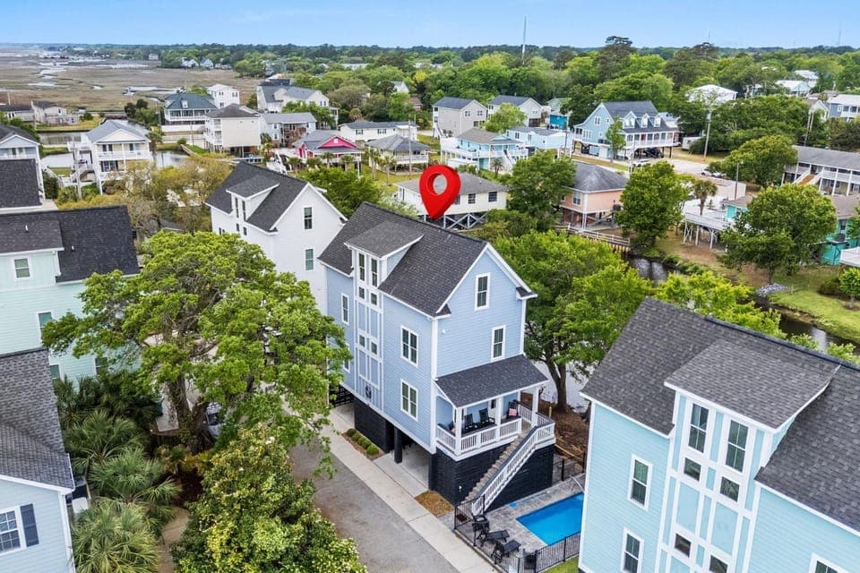 5BR Luxury House- Steps to sand-Private Pool House in Garden City
