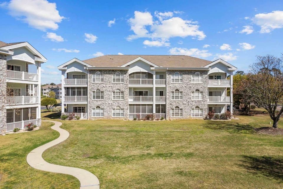 Fairway Breeze Retreat with Pond and Golf Views Apartment in Carolina Forest