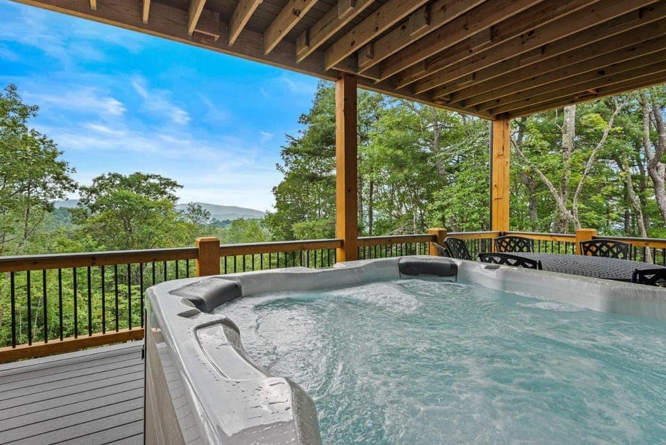 One More Day at Eagles Nest House in Beech Mountain