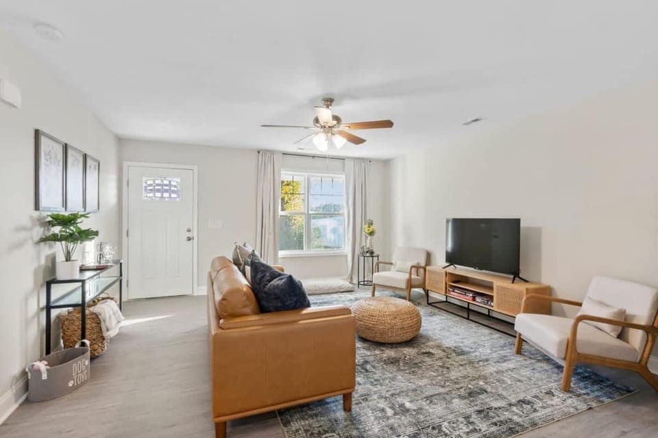 Comfy Cozy - Family Friendly - Pet Passionate House in Kannapolis