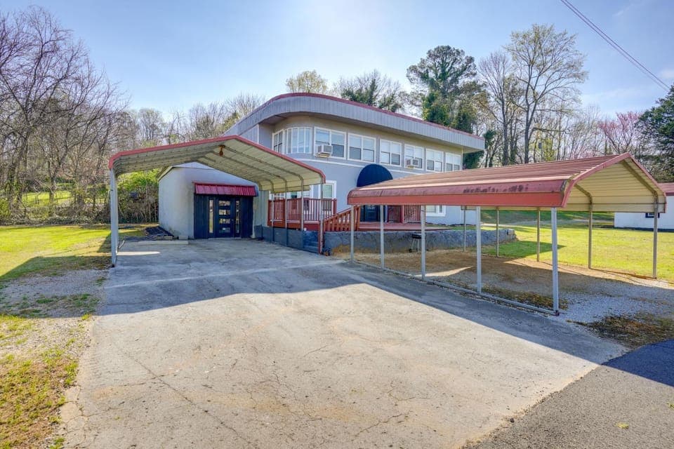 1 Mi to SAU: Collegedale Apt w/ Shared Yard! House in Tennessee