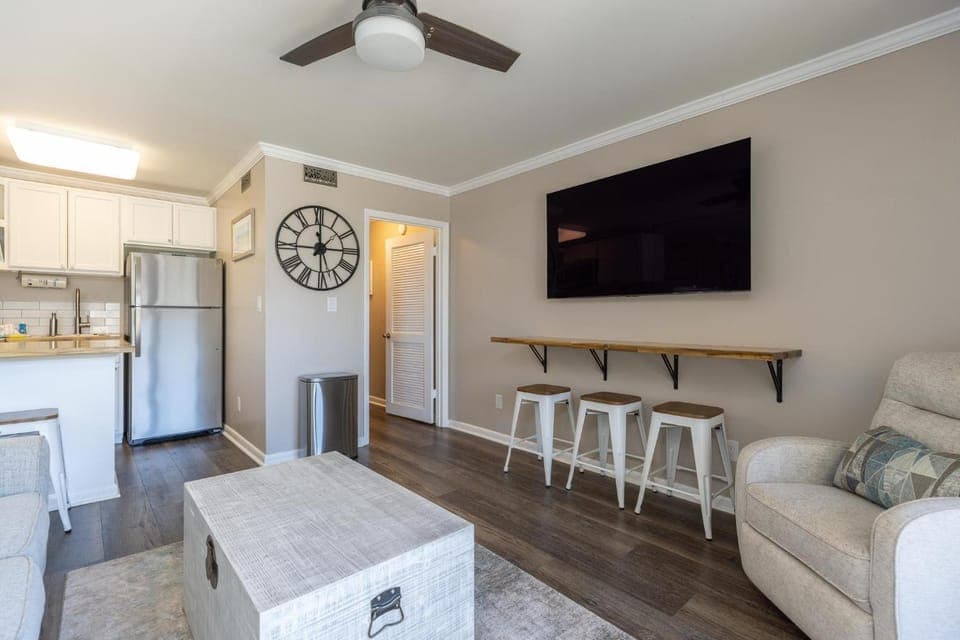 233 Breakers Villa in Coligny Beach