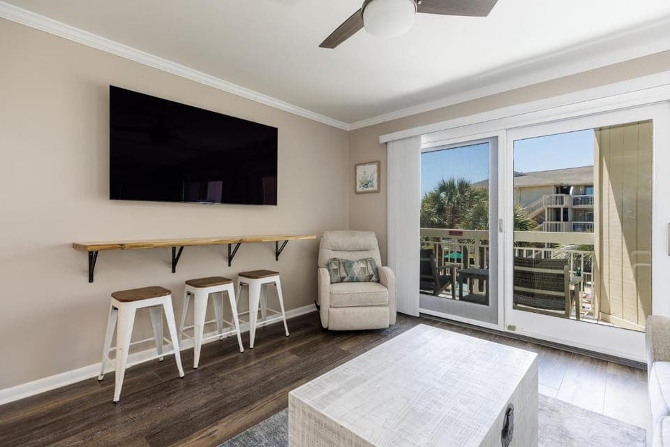 233 Breakers Villa in Coligny Beach
