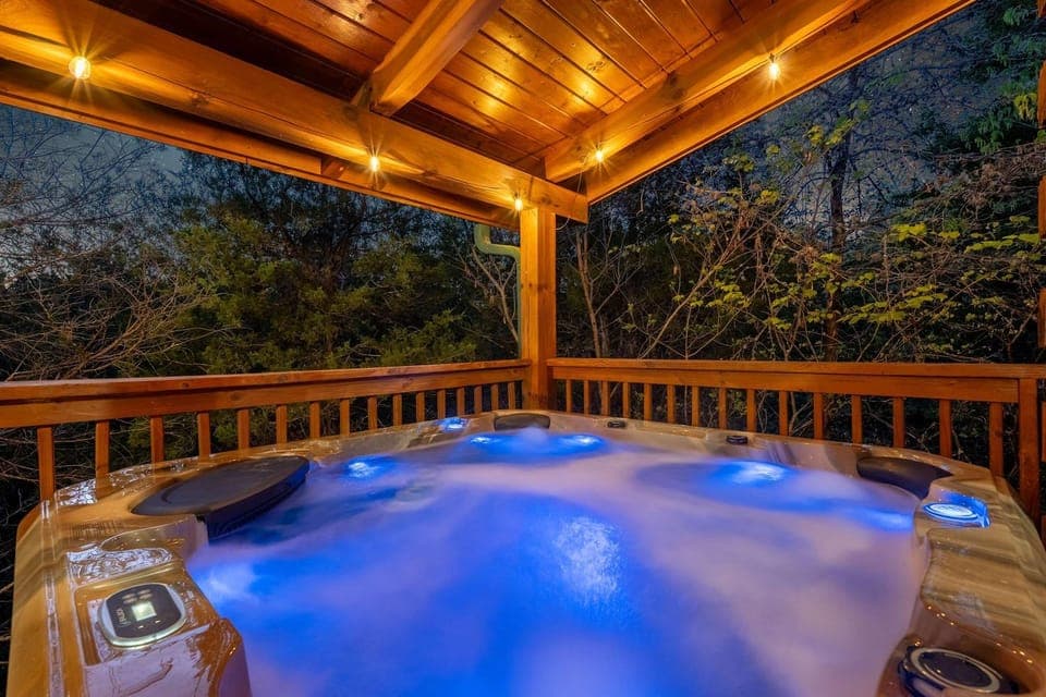 New Peaceful Mtn Retreat Near Lake Hot Tub House in Douglas Lake