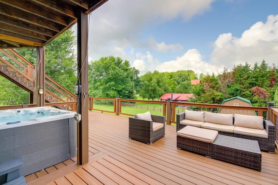 Expansive Smoky Mtn Retreat w/ Main & Guest Cabins Cabin in Sevier County