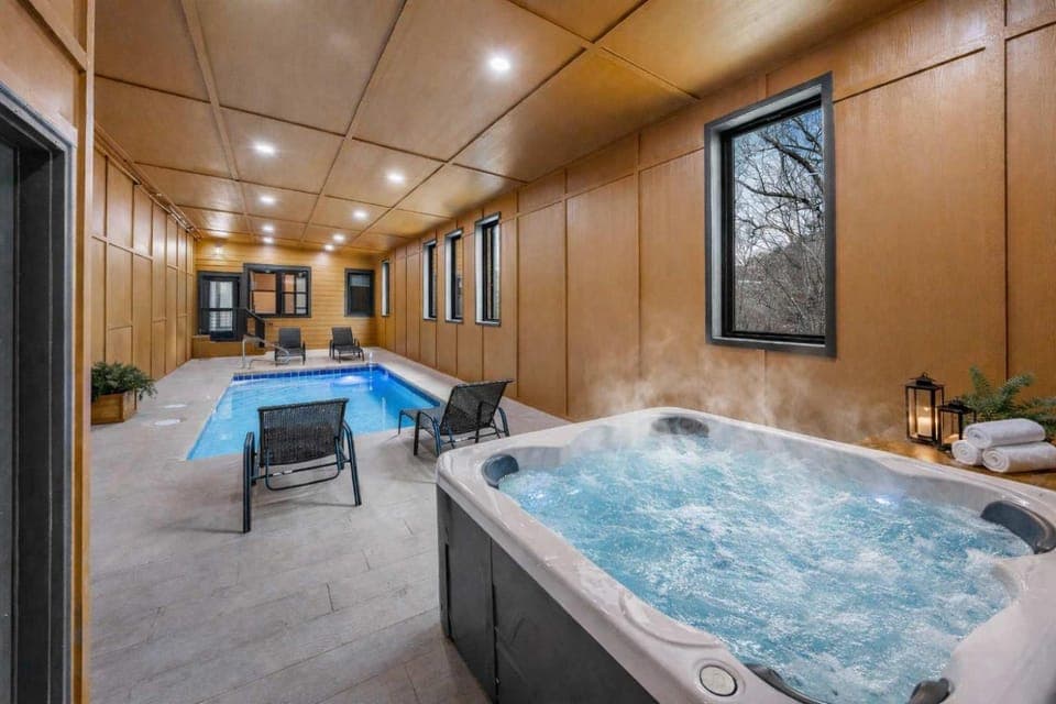 SPECIAL Luxury Manor Hot Tub Pool Ober Views House in Gatlinburg